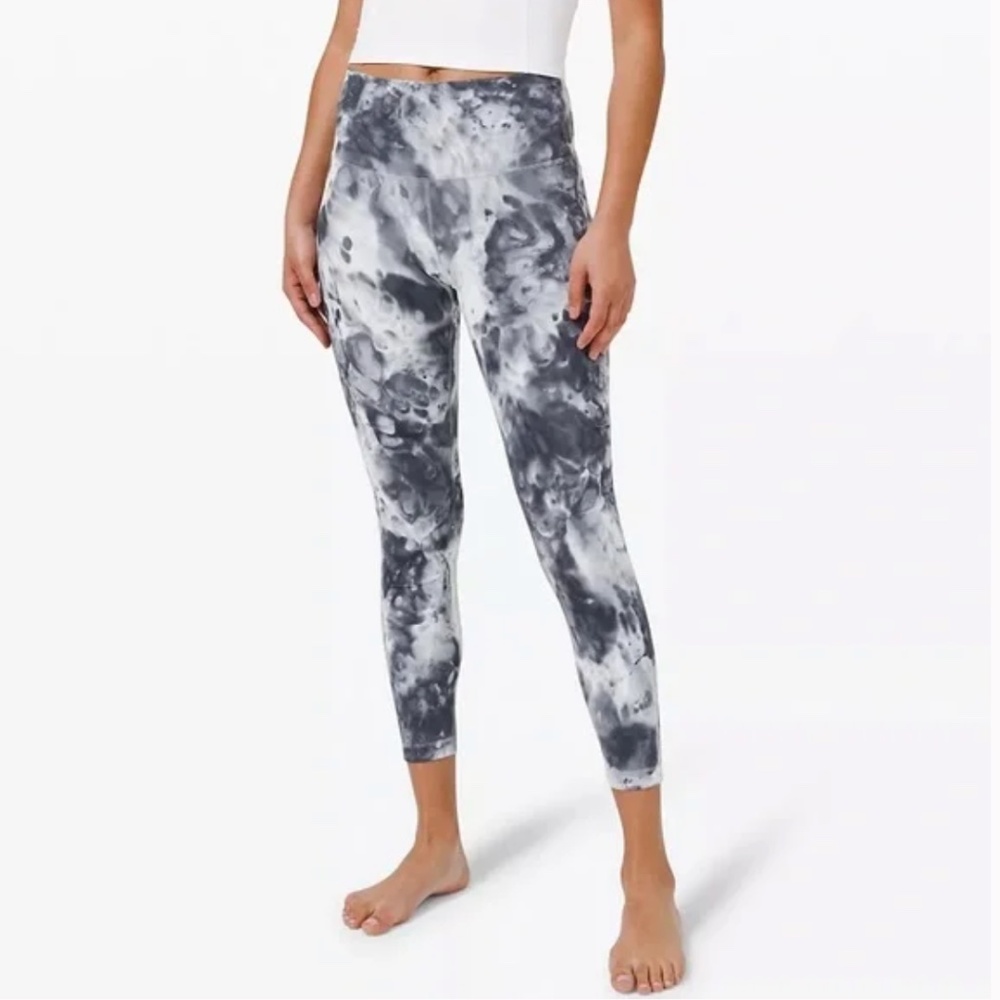 Lululemon Wunder Under High-Rise Tight 25” Marble Dye, Classic Navy, Size 4